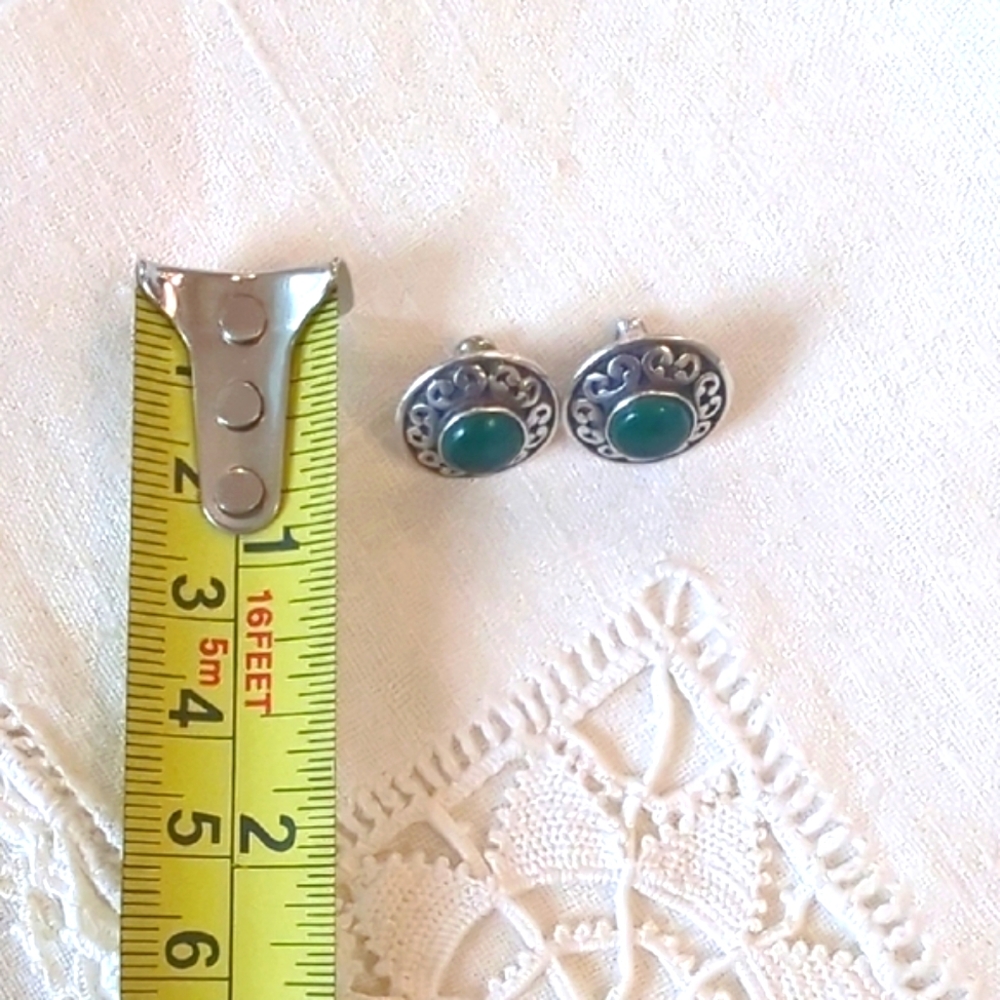 Vintage Sterling Silver Green Onyx Cabochon Earrings - Picture 4 of 4